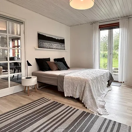 Spacious Vacation - Close To Sea And Nature 度假居